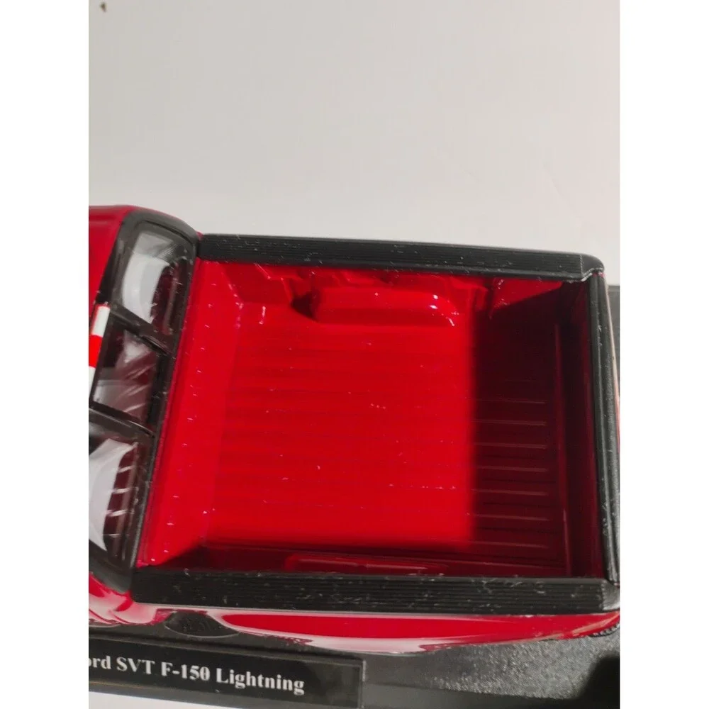 BURAGO GOLD Coll. 1999 Ford F-150 SVT LIGHTNING 1/21 Diecast Pickup Red